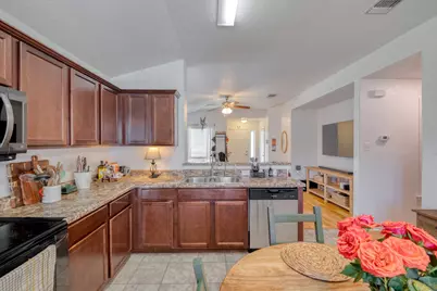 174 Falcon Drive, Luling, TX 78648 - Photo 14