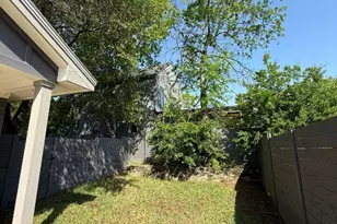 806 Philco Dr, Austin, TX 78745 - Photo 4