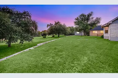 106 Lakeview Lane, Georgetown, TX 78633 - Photo 32