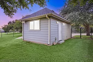 106 Lakeview Ln, Georgetown, TX 78633 - Photo 30