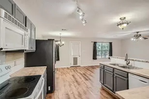 221 Almquist St, Hutto, TX 78634 - Photo 2