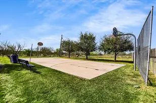 102 Blanco Woods Blvd, Elgin, TX 78621 - Photo 26