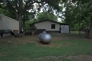 2002 Citation Dr, Del Valle, TX 78617 - Photo 24