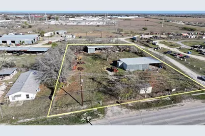 1406 S Commerce Street, Lockhart, TX 78644 - Photo 2