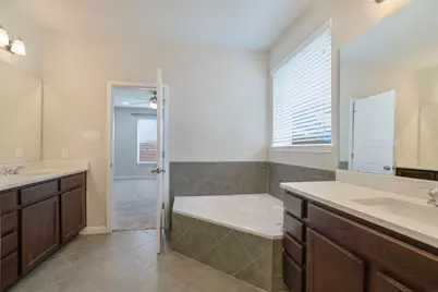 2005 Kates Cove, Manchaca, TX 78652 - Photo 12