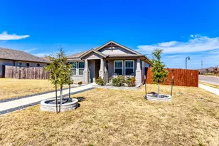 1005 Main St, Hutto, TX 78634 - Photo 4