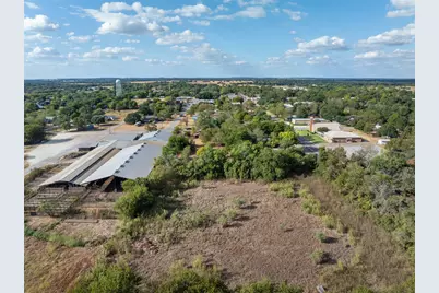 517 First Street, Lexington, TX 78947 - Photo 32