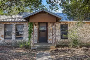 517 First St, Lexington, TX 78947 - Photo 4