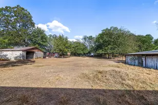 517 First St, Lexington, TX 78947 - Photo 18