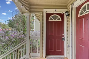 1307 Concho St, Austin, TX 78702 - Photo 2