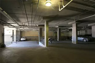 910 W 25th St, Austin, TX 78705 - Photo 26