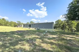 1869 Young Ln, Lockhart, TX 78644 - Photo 18