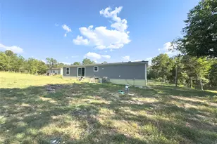 1869 Young Ln, Lockhart, TX 78644 - Photo 18
