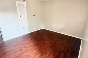308 E 34th St, Austin, TX 78705 - Photo 4