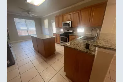 2204 Voyageurs Lane, Austin, TX 78747 - Photo 8