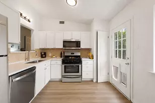 5800 Breezewood Dr, Austin, TX 78745 - Photo 4