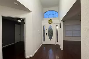 2106 Surrey Dr, Round Rock, TX 78664 - Photo 4
