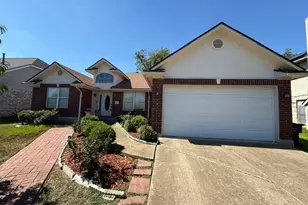 2106 Surrey Dr, Round Rock, TX 78664 - Photo 2