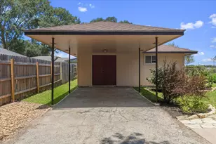 1415 NE Whitehead St, Smithville, TX 78957 - Photo 30
