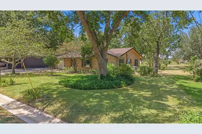 1415 NE Whitehead Street, Smithville, TX 78957 - Photo 4