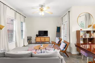 712 W 21st St, Austin, TX 78705 - Photo 1