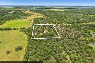 499 Bridgestone Ct, Lockhart, TX 78644 - Photo 14