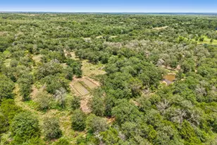 499 Bridgestone Ct, Lockhart, TX 78644 - Photo 18
