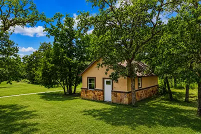 499 Bridgestone Court, Lockhart, TX 78644 - Photo 2