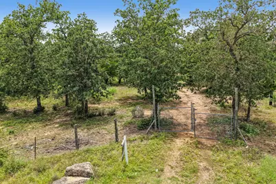499 Bridgestone Court, Lockhart, TX 78644 - Photo 16