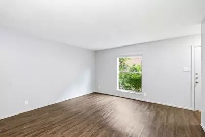 2319 Greenfield Parkway #105, Austin, TX 78741 - Photo 4