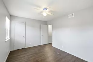 2319 Greenfield Pkwy, Austin, TX 78741 - Photo 16