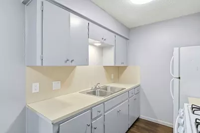 2319 Greenfield Parkway #105, Austin, TX 78741 - Photo 10