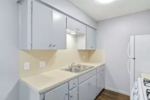 2319 Greenfield Pkwy, Austin, TX 78741 - Photo 10