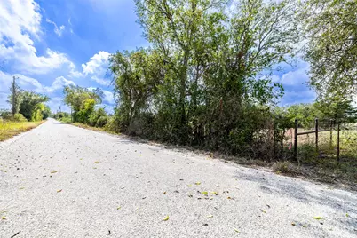 287 Sunset Trail, Luling, TX 78648 - Photo 1