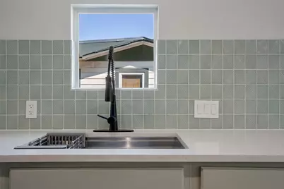 1176 Graham Street, Austin, TX 78702 - Photo 6