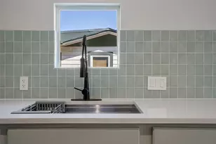 1176 Graham St, Austin, TX 78702 - Photo 6