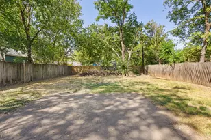 1176 Graham St, Austin, TX 78702 - Photo 14