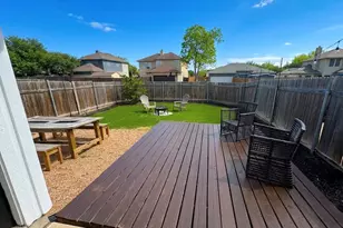 1101 Disraeli Cir, Pflugerville, TX 78660 - Photo 2