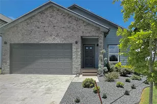 2015 Applewood Dr, Lockhart, TX 78644 - Photo 2