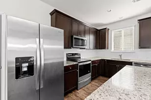 457 Bedford Falls Ln, Jarrell, TX 76537 - Photo 22