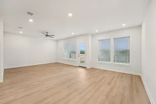 506 Salamander St, San Marcos, TX 78666 - Photo 4