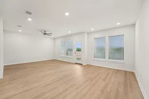 506 Salamander St, San Marcos, TX 78666 - Photo 4