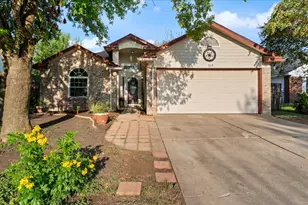 319 Clarks Way, Hutto, TX 78634 - Photo 2