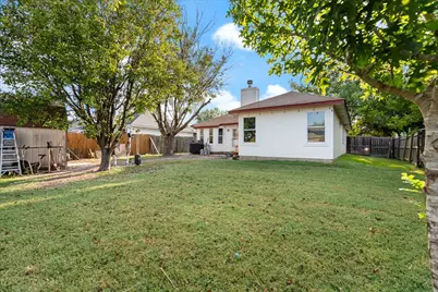 319 Clarks Way, Hutto, TX 78634 - Photo 10