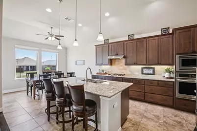 204 Miracle Rose Way, Liberty Hill, TX 78642 - Photo 8