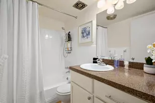 302 E 30th St, Austin, TX 78705 - Photo 8