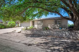 427 Coventry Rd, Spicewood, TX 78669 - Photo 4