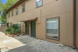 2319 Greenfield Pkwy, Austin, TX 78741 - Photo 2