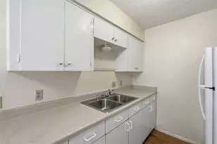 2319 Greenfield Pkwy, Austin, TX 78741 - Photo 10