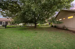 110 Hale Ct, Georgetown, TX 78633 - Photo 24